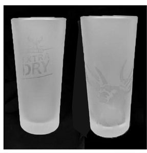 TOOHEYS EXTRA DRY 2 BEER GLASSES FROSTED 425ml  BNWOB  AUSTRALIAN MAN CAVE TEDS